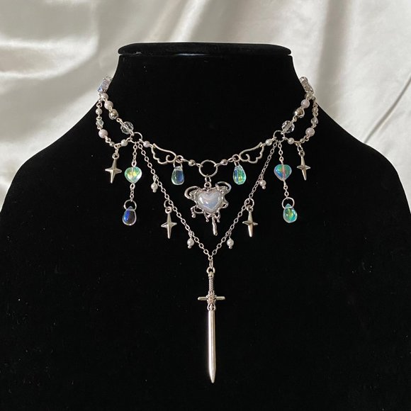 🕊️🗡️ juliet heart sword pendant glass crystal droplet choker necklace 🗡️🕊️ - Picture 1 of 3